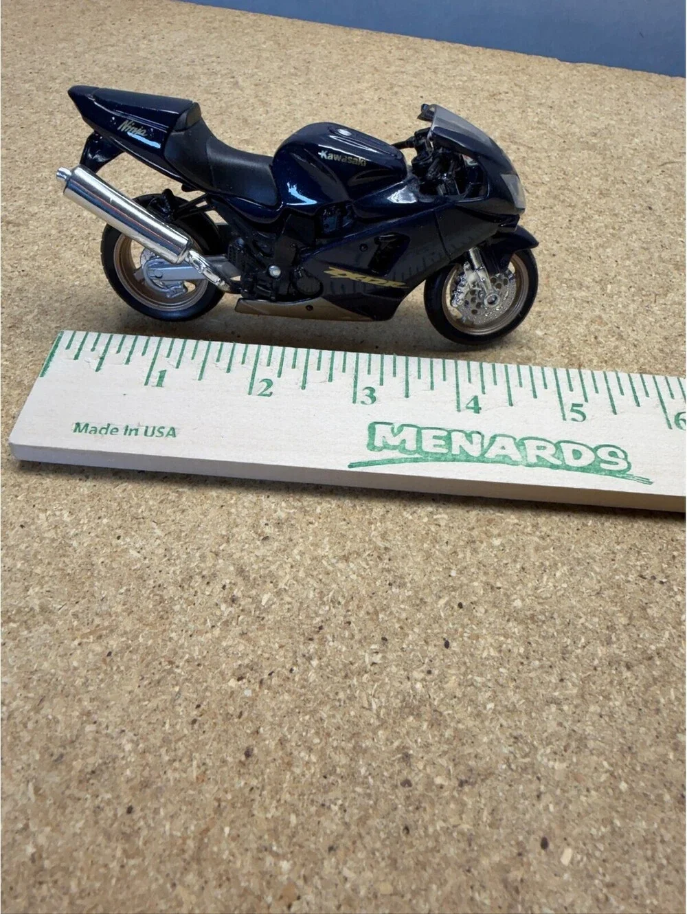 Maisto Kawasaki Ninja ZX-12R Diecast Motorcycle Model E-5